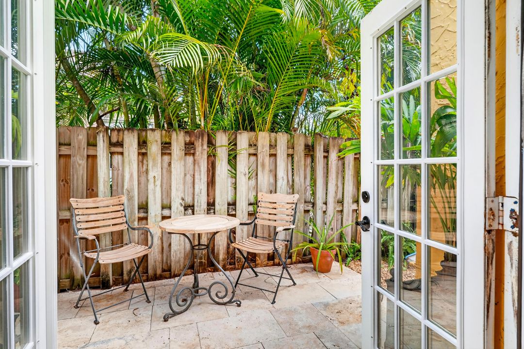 For Sale: $2,250,000 (3 beds, 3 baths, 1918 Square Feet)