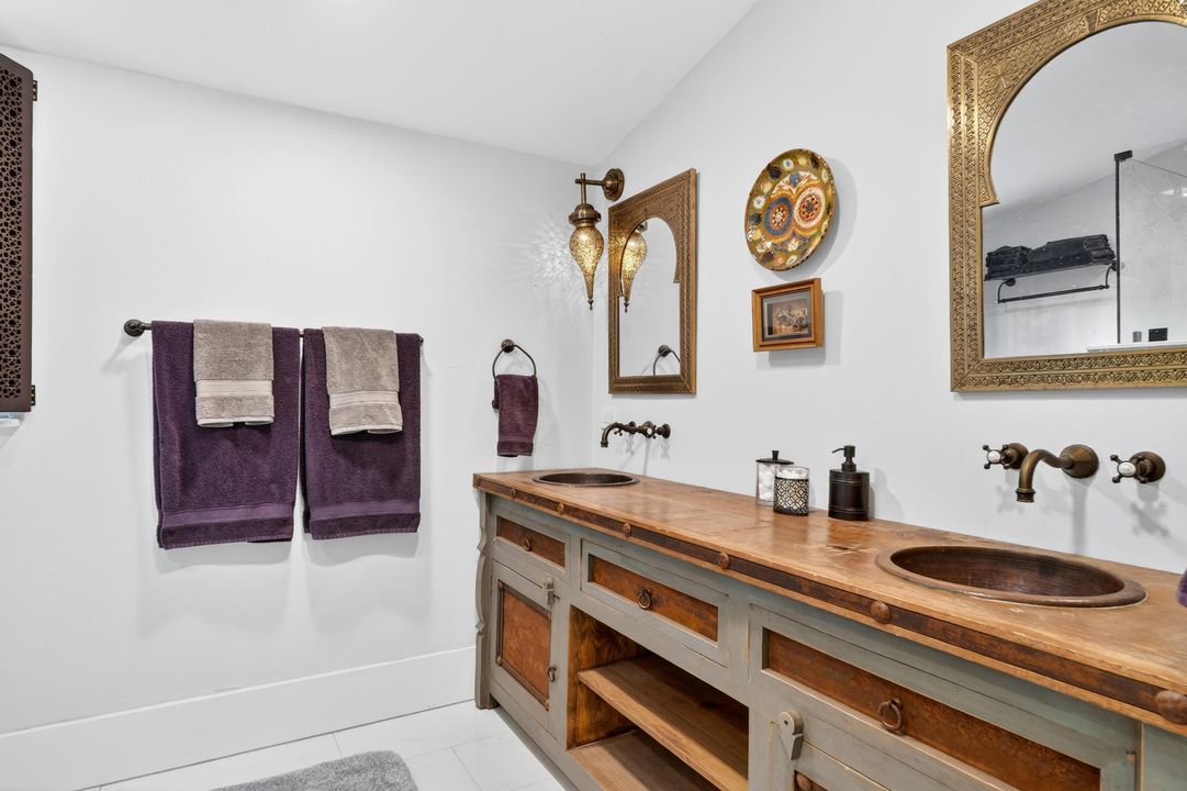 For Sale: $2,250,000 (3 beds, 3 baths, 1918 Square Feet)