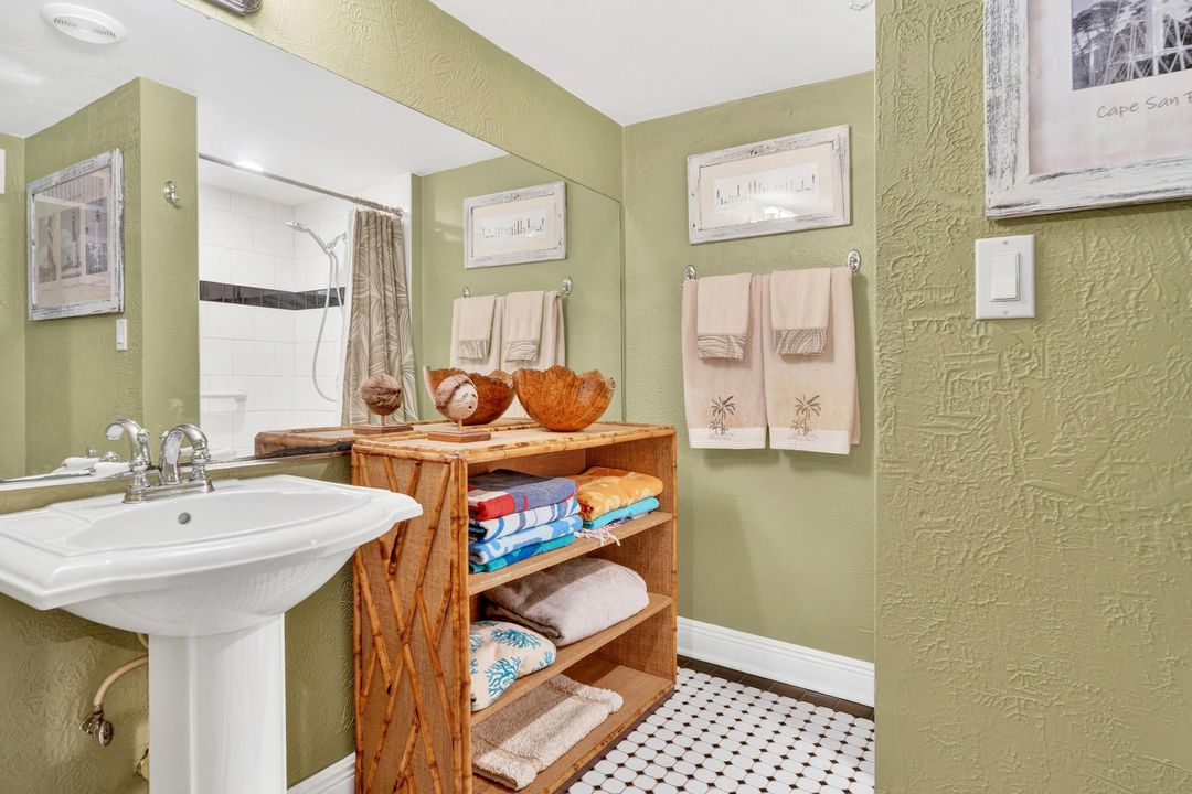 For Sale: $2,250,000 (3 beds, 3 baths, 1918 Square Feet)