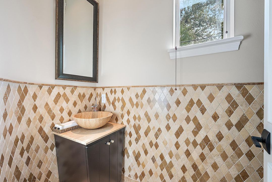 En Venta: $2,350,000 (3 camas, 2 baños, 2654 Pies cuadrados)