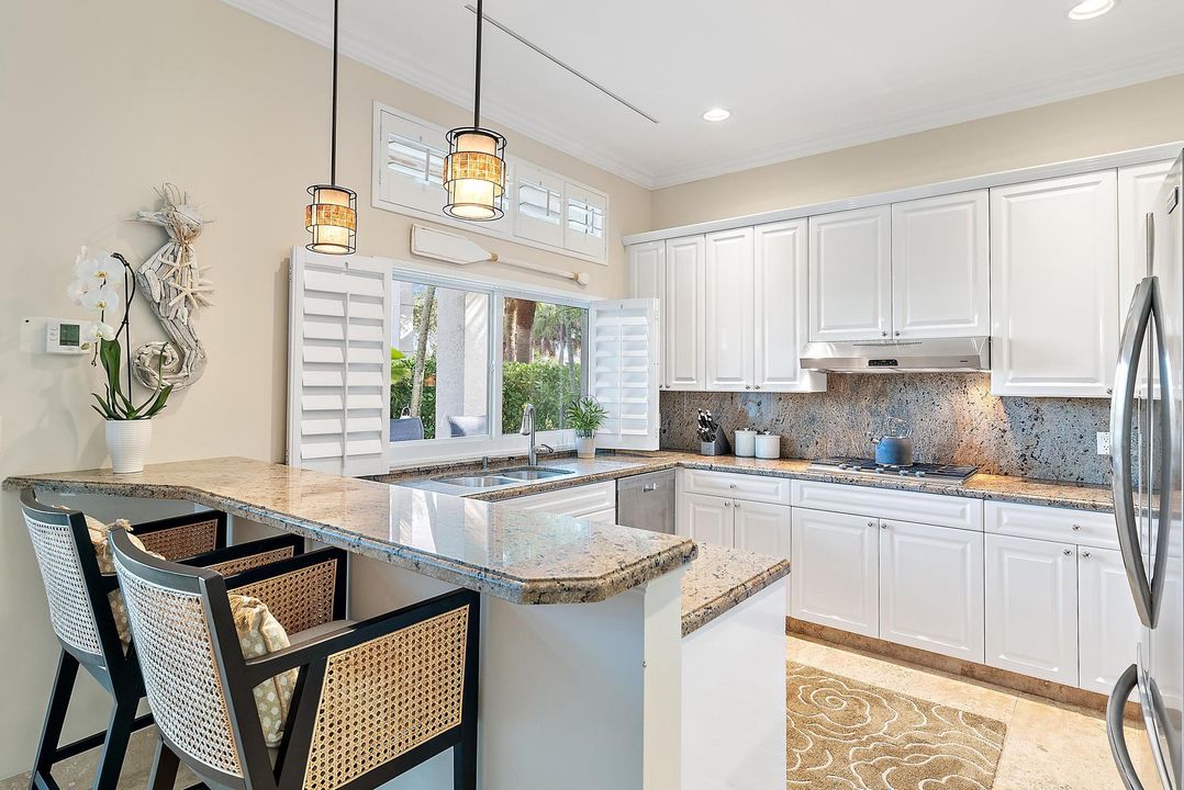 En Venta: $2,350,000 (3 camas, 2 baños, 2654 Pies cuadrados)