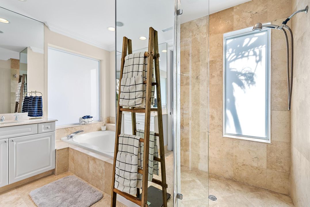 En Venta: $2,350,000 (3 camas, 2 baños, 2654 Pies cuadrados)