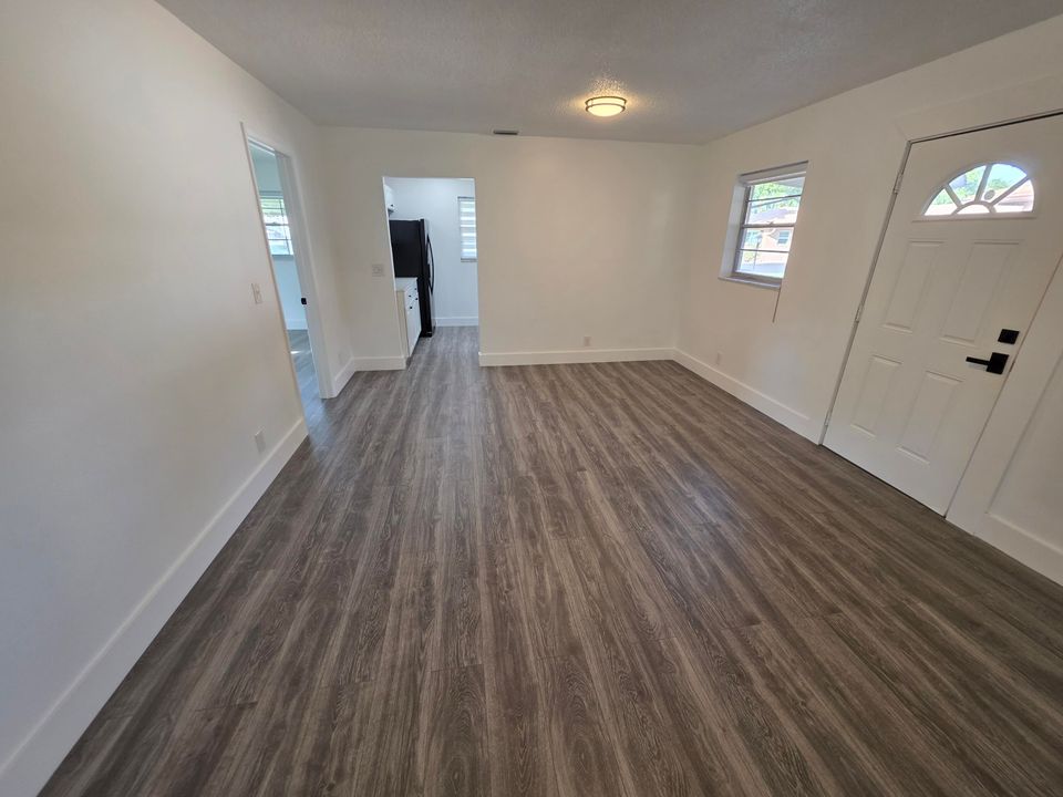 На продажу: $239,000 (2 спален, 2 ванн, 950 Квадратных фут)