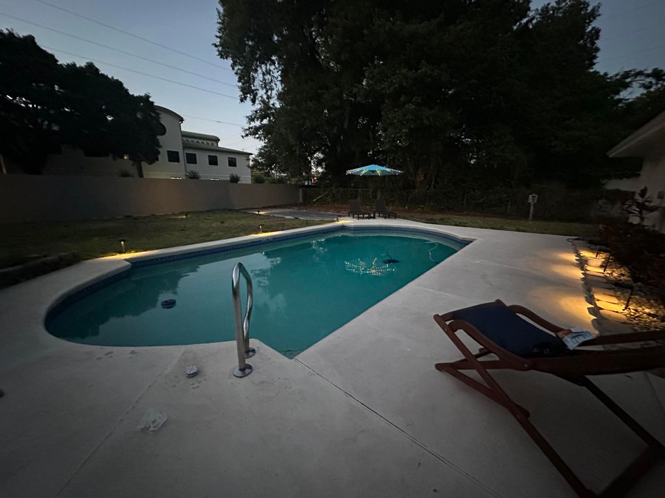 For Sale: $550,000 (3 beds, 3 baths, 1602 Square Feet)