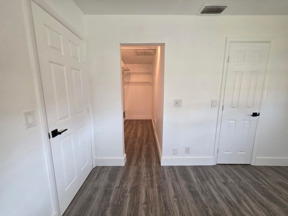 На продажу: $239,000 (2 спален, 2 ванн, 950 Квадратных фут)