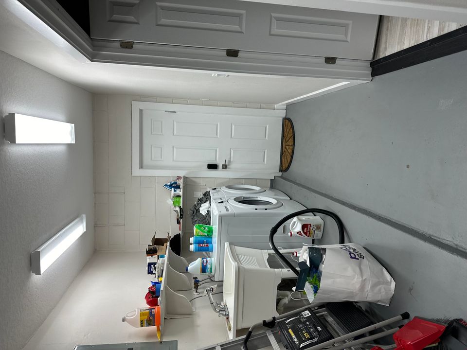 For Sale: $550,000 (3 beds, 3 baths, 1602 Square Feet)