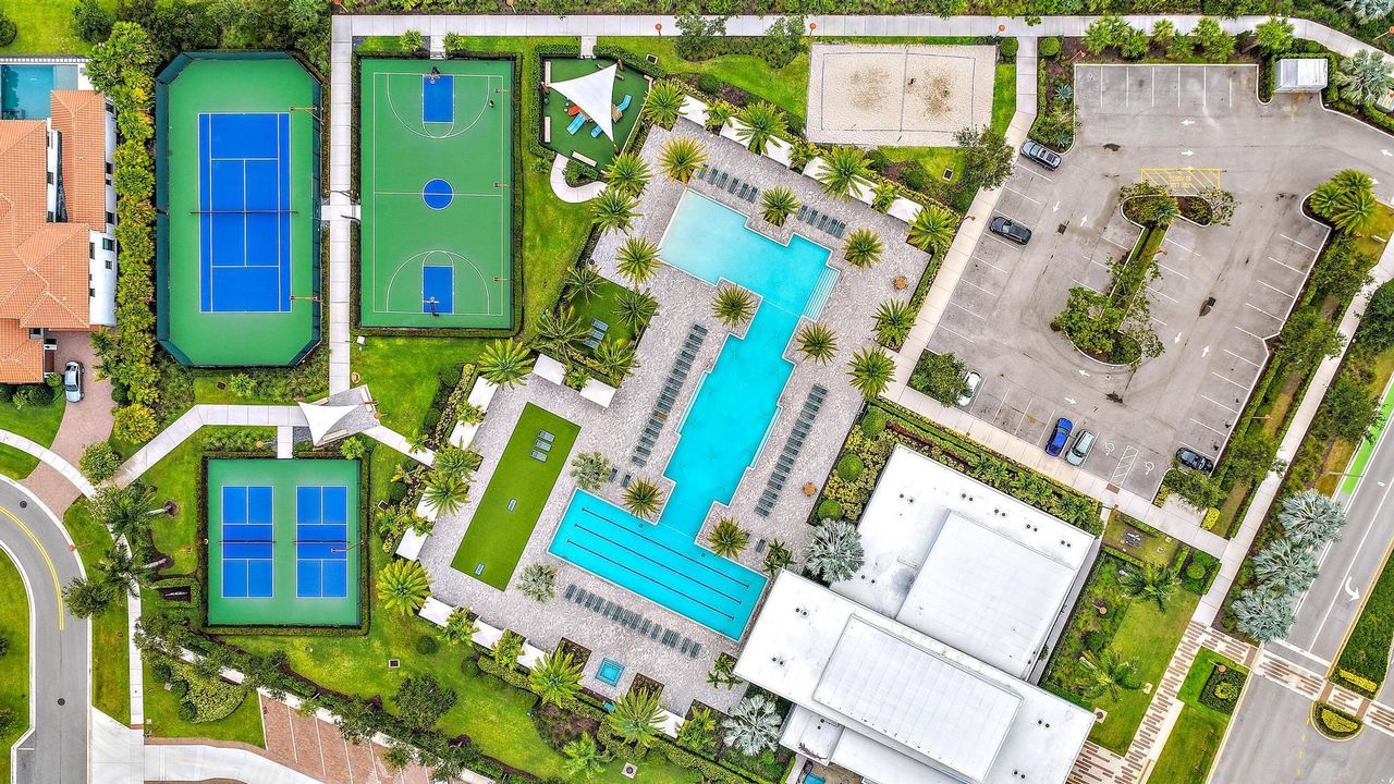 For Rent: $5,700 (4 beds, 3 baths, 2840 Square Feet)