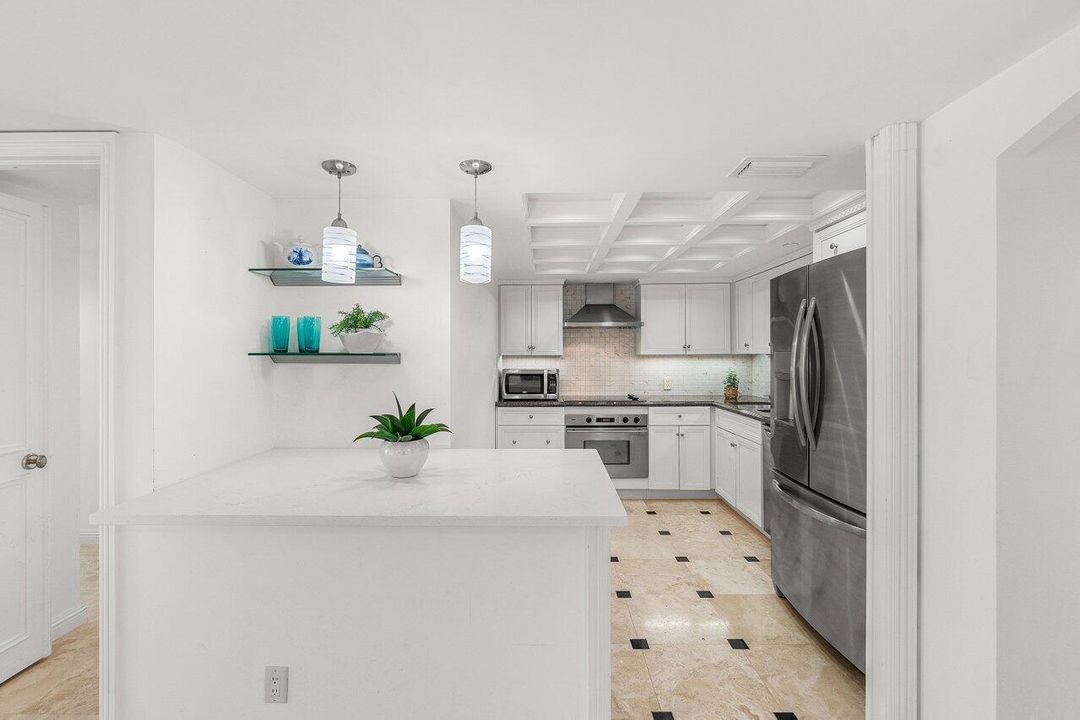 В аренду: $4,500 (2 спален, 2 ванн, 1438 Квадратных фут)