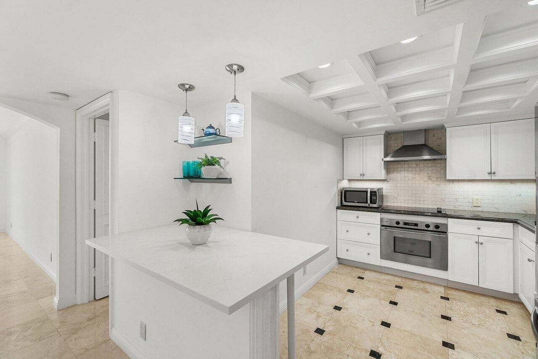 В аренду: $4,500 (2 спален, 2 ванн, 1438 Квадратных фут)