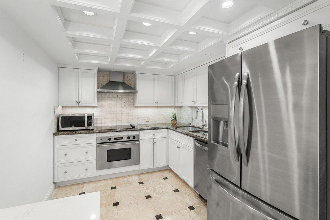 В аренду: $4,500 (2 спален, 2 ванн, 1438 Квадратных фут)