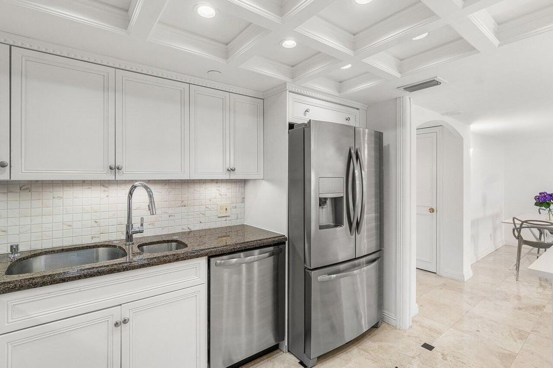 В аренду: $4,500 (2 спален, 2 ванн, 1438 Квадратных фут)