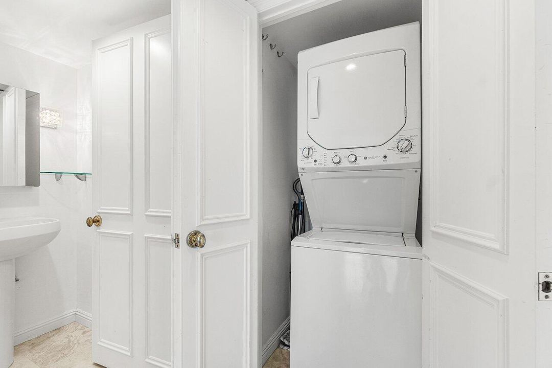 В аренду: $4,500 (2 спален, 2 ванн, 1438 Квадратных фут)