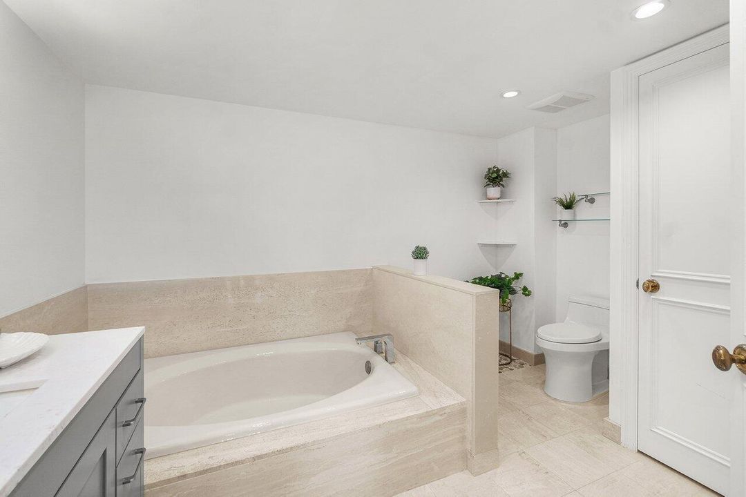 В аренду: $4,500 (2 спален, 2 ванн, 1438 Квадратных фут)