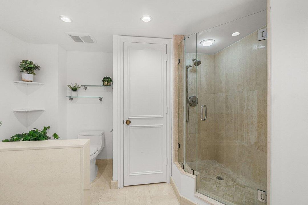 В аренду: $4,500 (2 спален, 2 ванн, 1438 Квадратных фут)