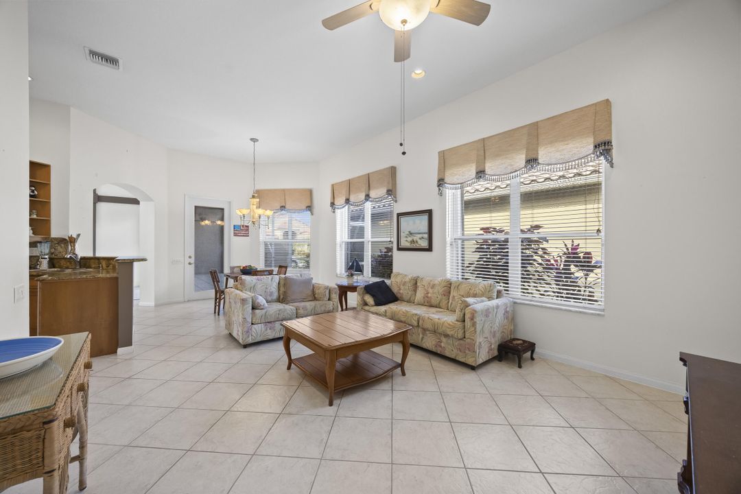 For Sale: $465,000 (3 beds, 2 baths, 2319 Square Feet)