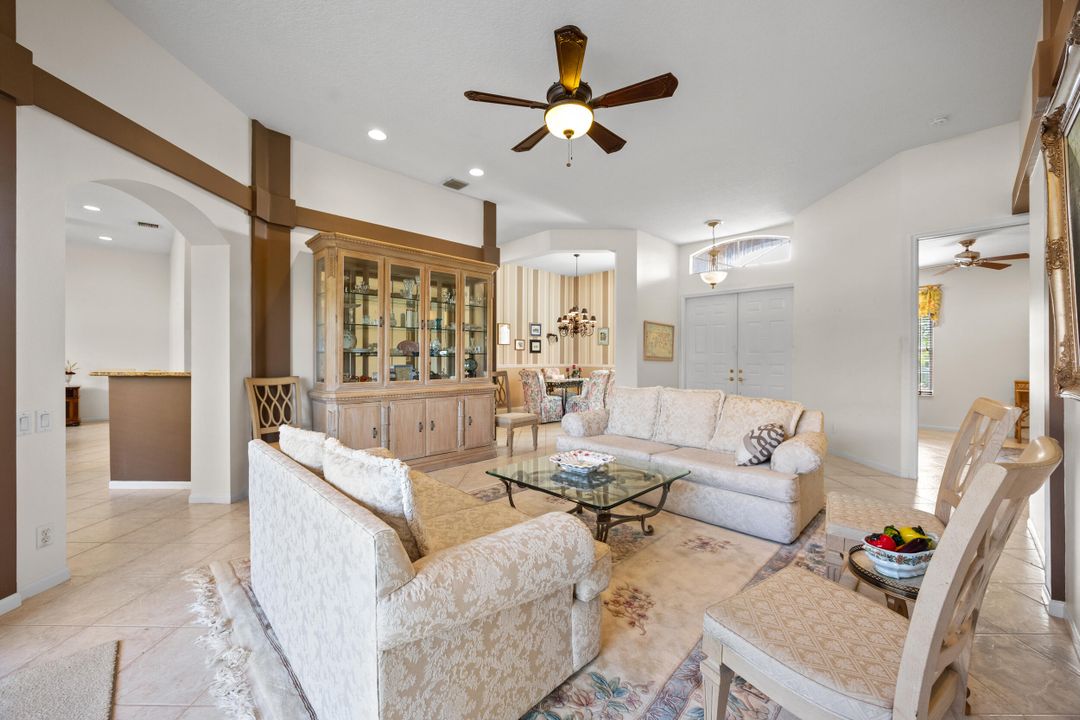 For Sale: $465,000 (3 beds, 2 baths, 2319 Square Feet)