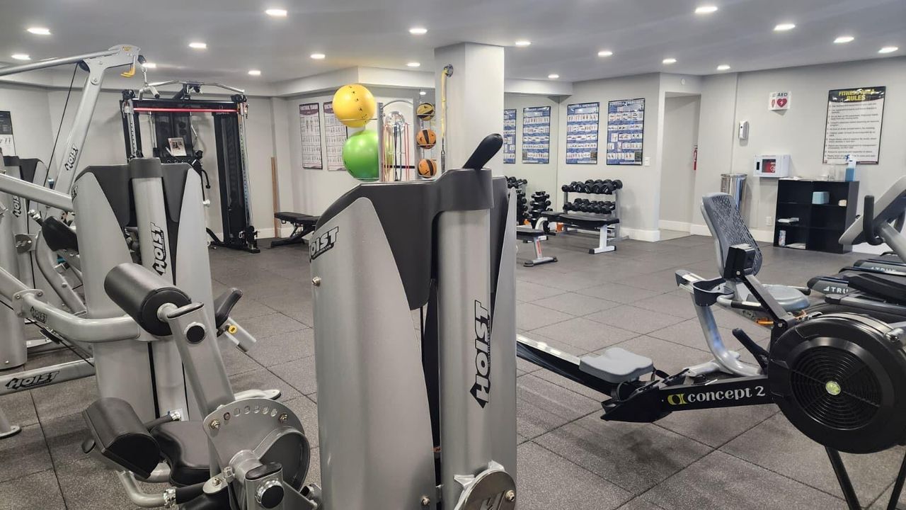 For Sale: $2,000,000 (2 beds, 2 baths, 2210 Square Feet)