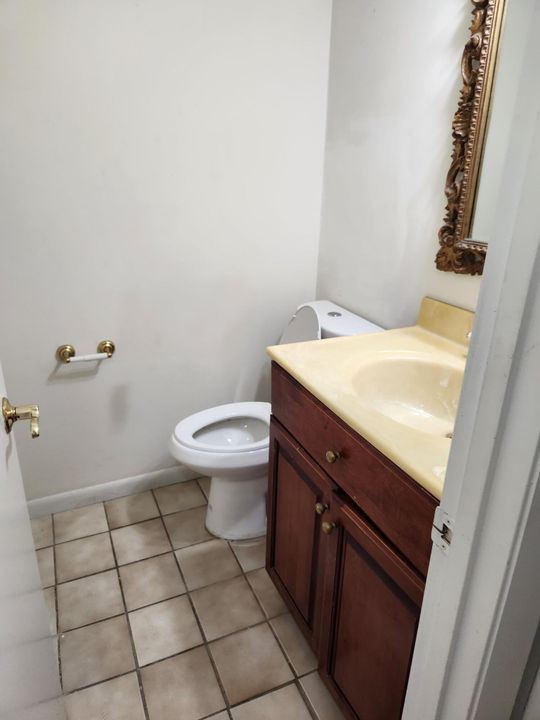 For Rent: $1,200 (1 beds, 1 baths, 767 Square Feet)