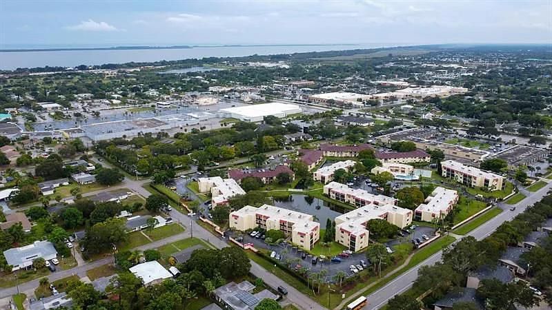 For Rent: $1,200 (1 beds, 1 baths, 767 Square Feet)