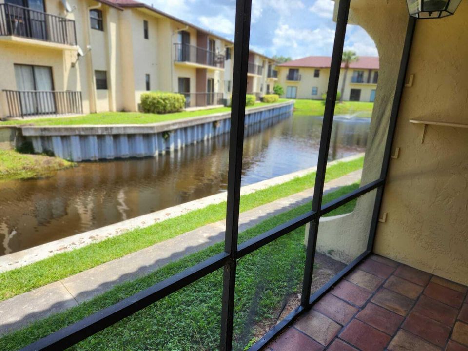 For Rent: $1,200 (1 beds, 1 baths, 767 Square Feet)