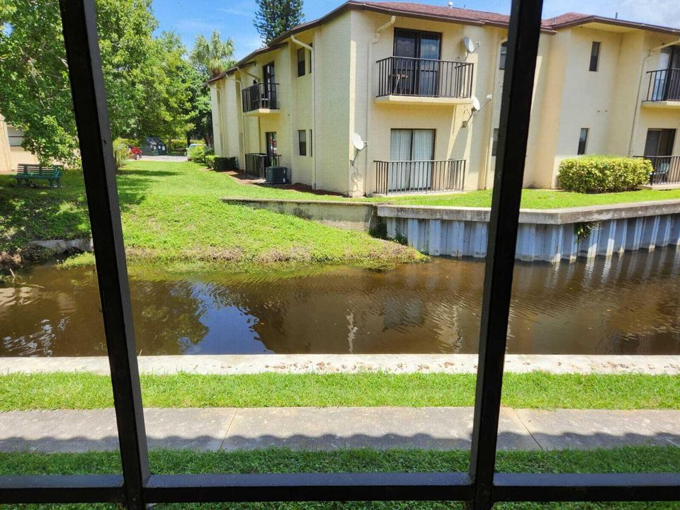 For Rent: $1,200 (1 beds, 1 baths, 767 Square Feet)