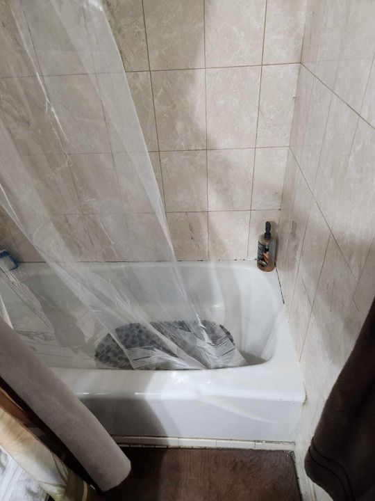 For Rent: $1,200 (1 beds, 1 baths, 767 Square Feet)