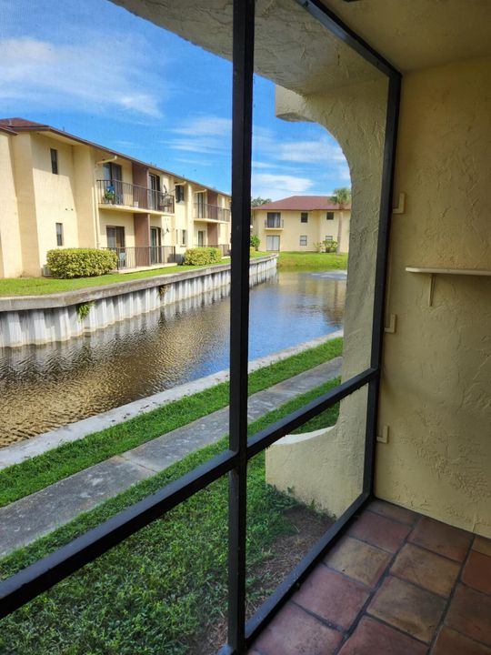 For Rent: $1,200 (1 beds, 1 baths, 767 Square Feet)