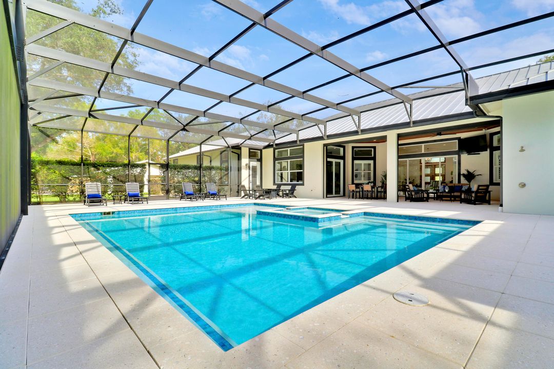 En Venta: $3,499,000 (5 camas, 4 baños, 4884 Pies cuadrados)