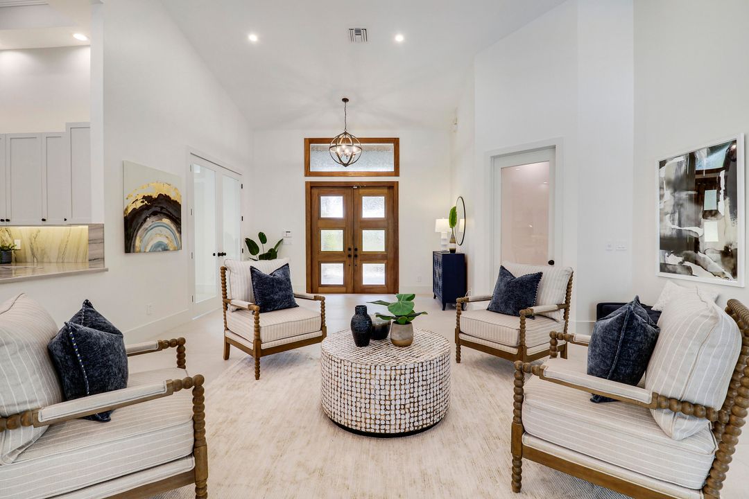 En Venta: $3,499,000 (5 camas, 4 baños, 4884 Pies cuadrados)