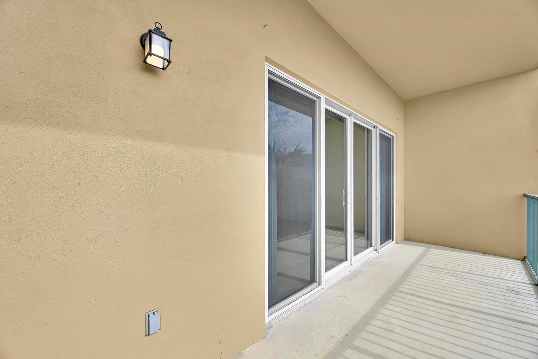 For Sale: $299,000 (3 beds, 2 baths, 1552 Square Feet)