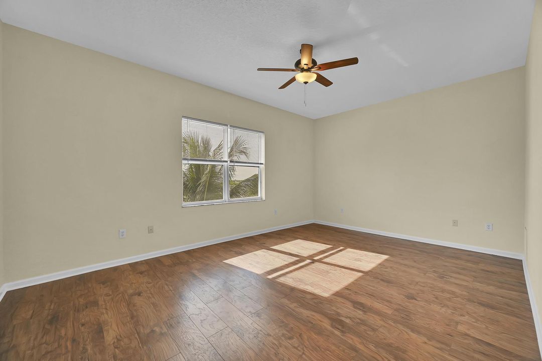 For Sale: $299,000 (3 beds, 2 baths, 1552 Square Feet)