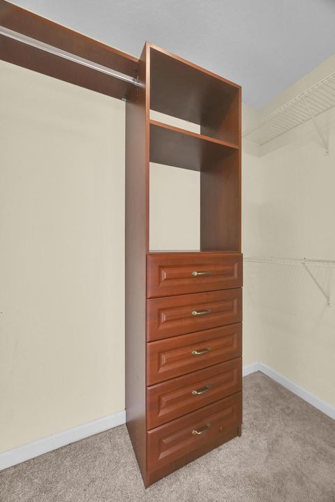 For Sale: $299,000 (3 beds, 2 baths, 1552 Square Feet)