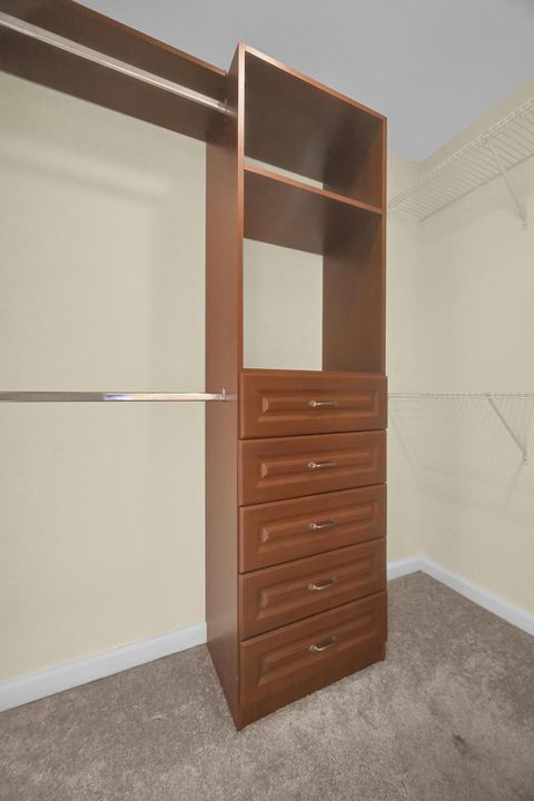 For Sale: $299,000 (3 beds, 2 baths, 1552 Square Feet)