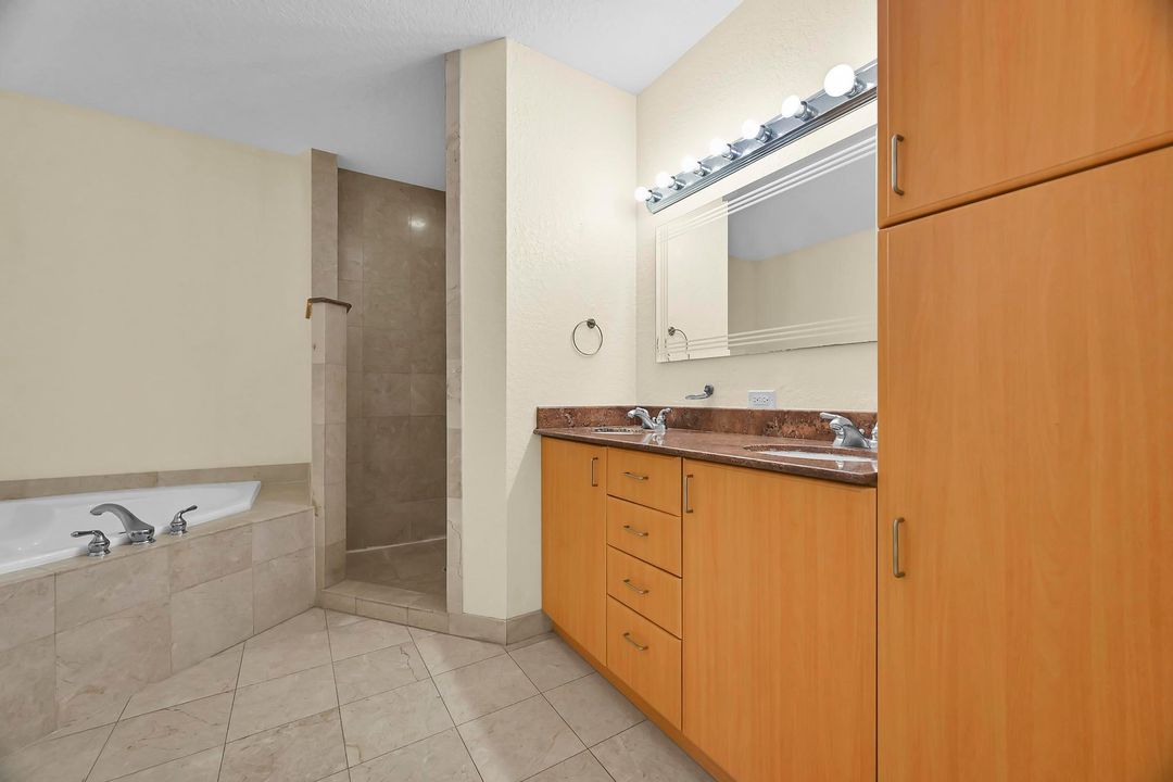 For Sale: $299,000 (3 beds, 2 baths, 1552 Square Feet)