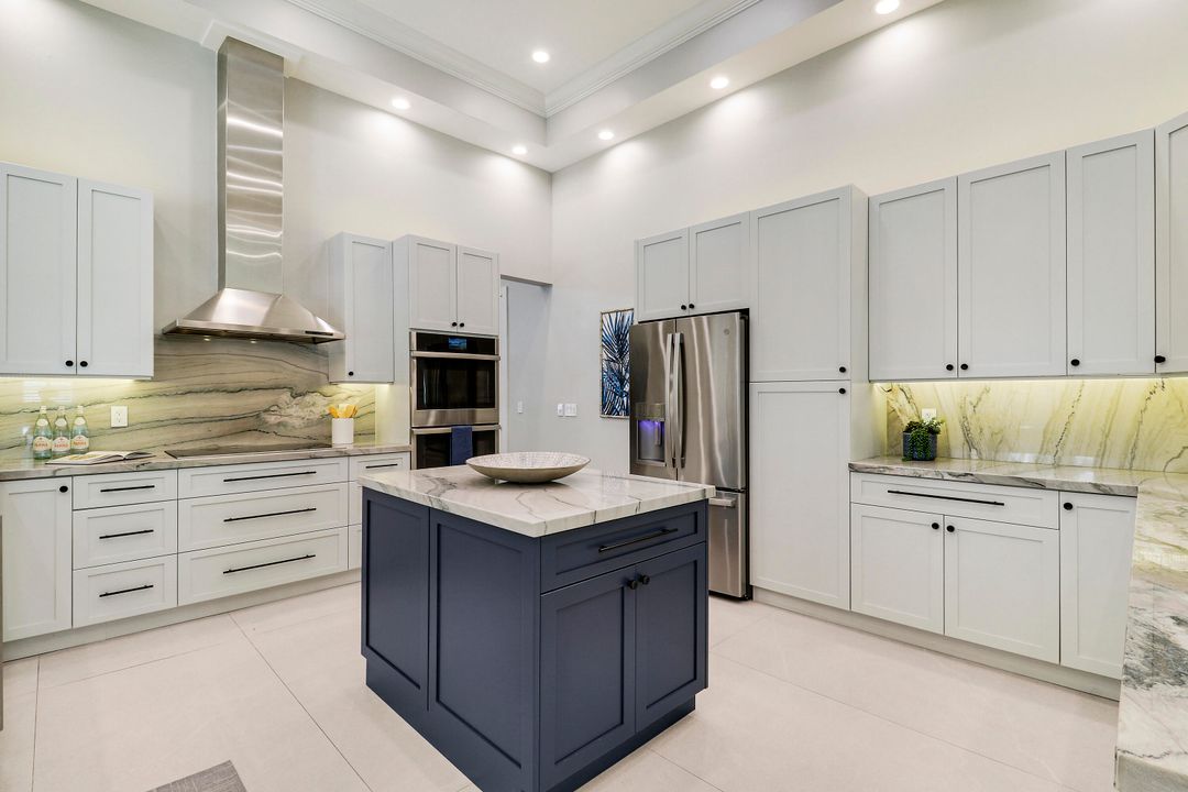 En Venta: $3,499,000 (5 camas, 4 baños, 4884 Pies cuadrados)