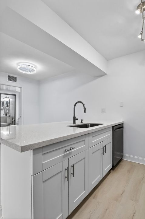 En Venta: $424,900 (3 camas, 2 baños, 1598 Pies cuadrados)