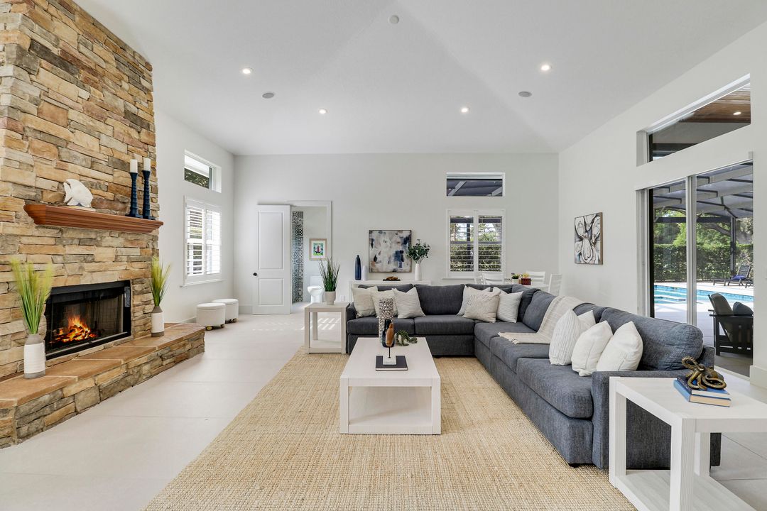 En Venta: $3,499,000 (5 camas, 4 baños, 4884 Pies cuadrados)