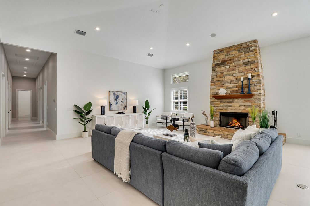 En Venta: $3,499,000 (5 camas, 4 baños, 4884 Pies cuadrados)