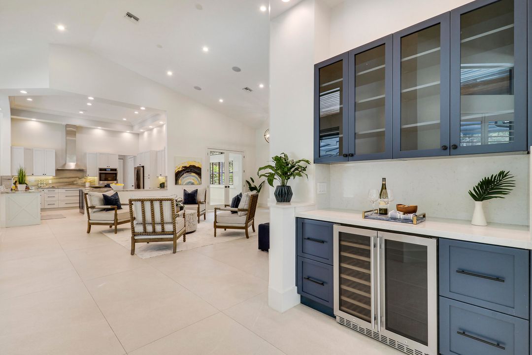 En Venta: $3,499,000 (5 camas, 4 baños, 4884 Pies cuadrados)