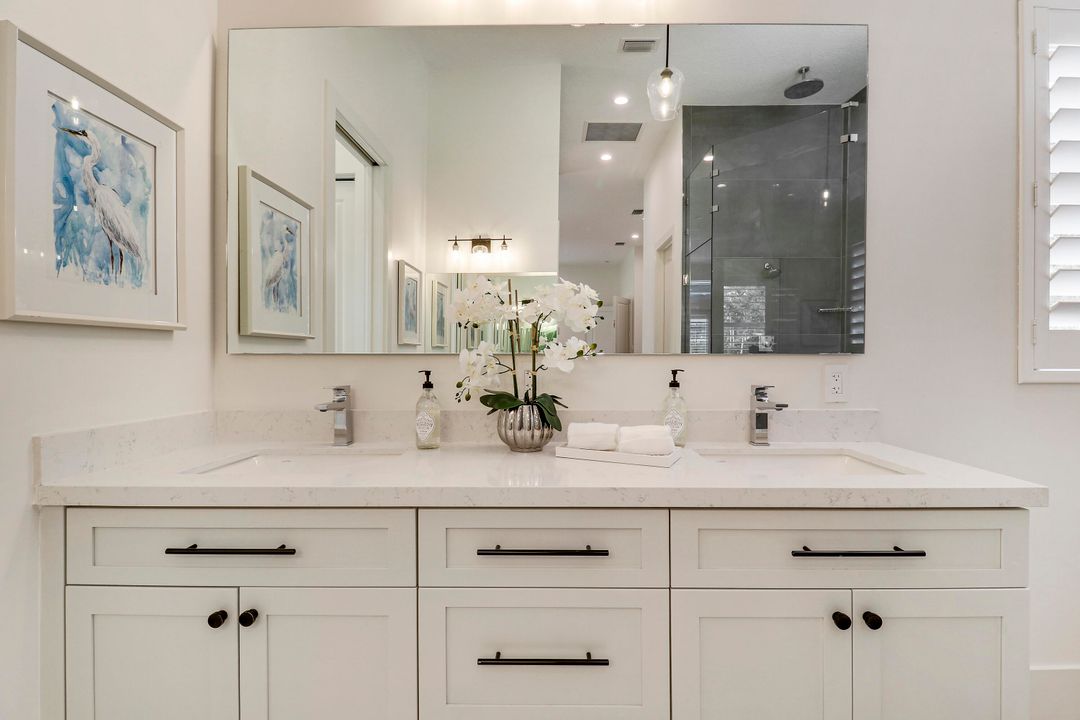 En Venta: $3,499,000 (5 camas, 4 baños, 4884 Pies cuadrados)