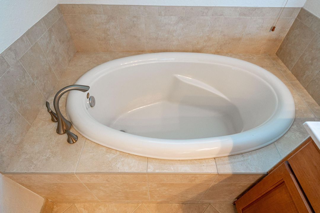 待售: $429,999 (3 贝兹, 2 浴室, 2256 平方英尺)