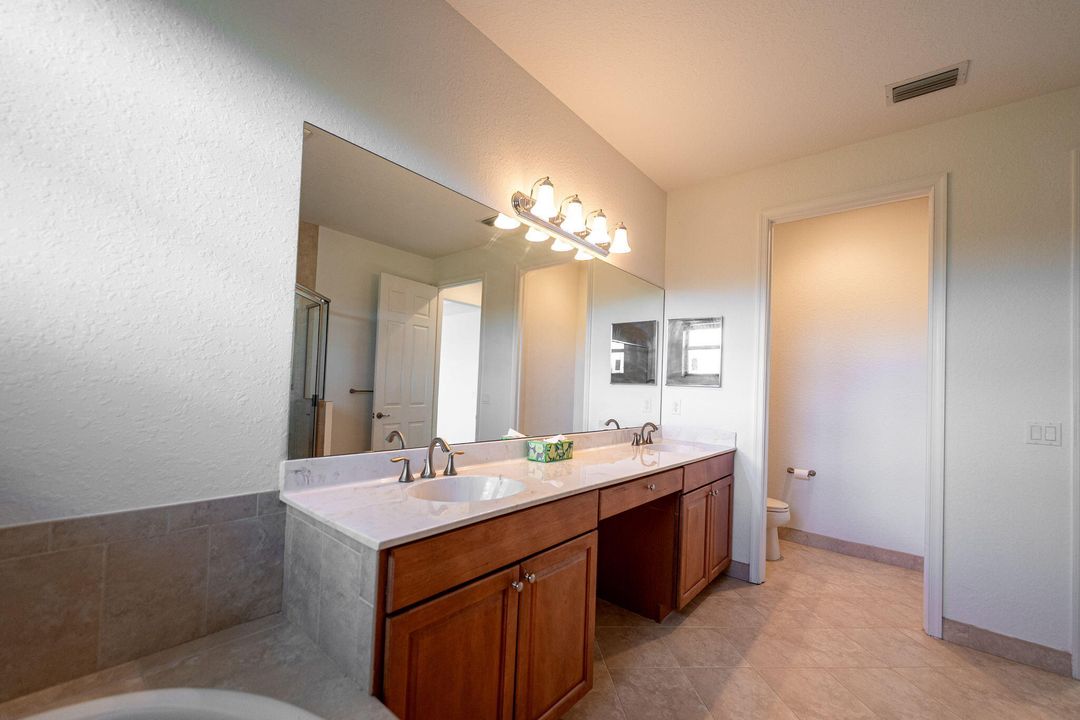 待售: $429,999 (3 贝兹, 2 浴室, 2256 平方英尺)