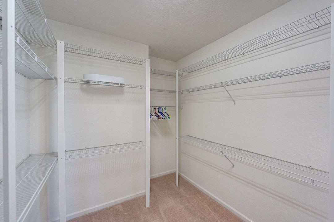 待售: $429,999 (3 贝兹, 2 浴室, 2256 平方英尺)