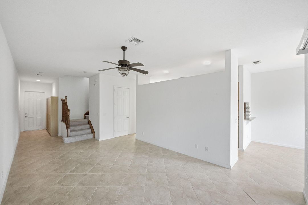 待售: $429,999 (3 贝兹, 2 浴室, 2256 平方英尺)