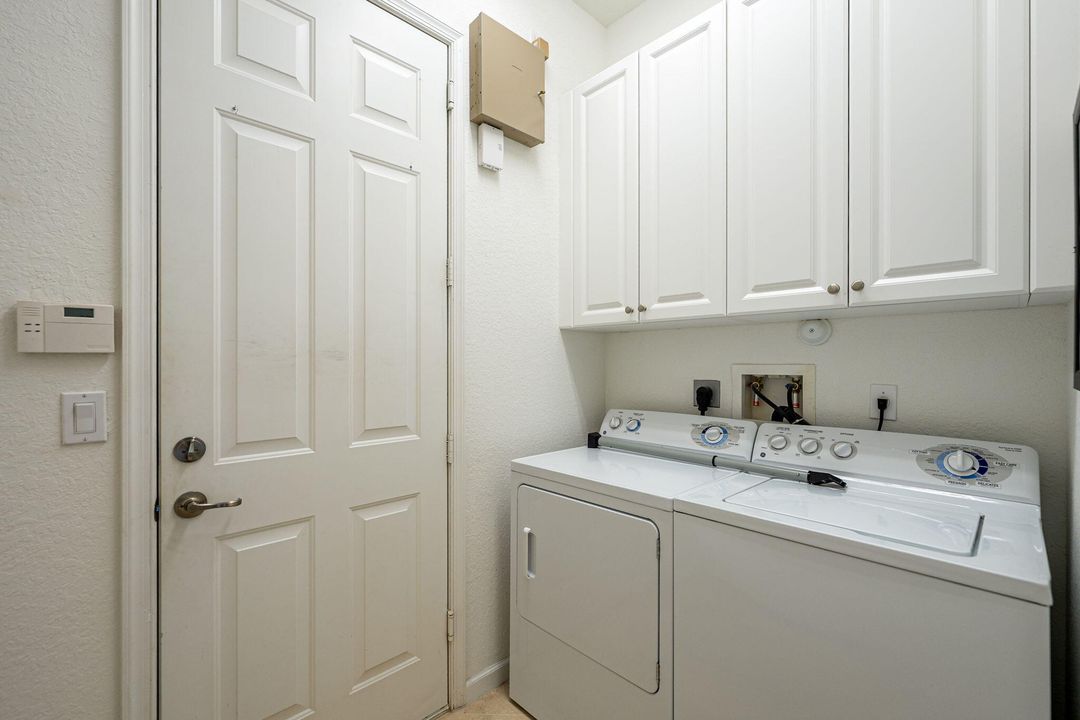 待售: $429,999 (3 贝兹, 2 浴室, 2256 平方英尺)