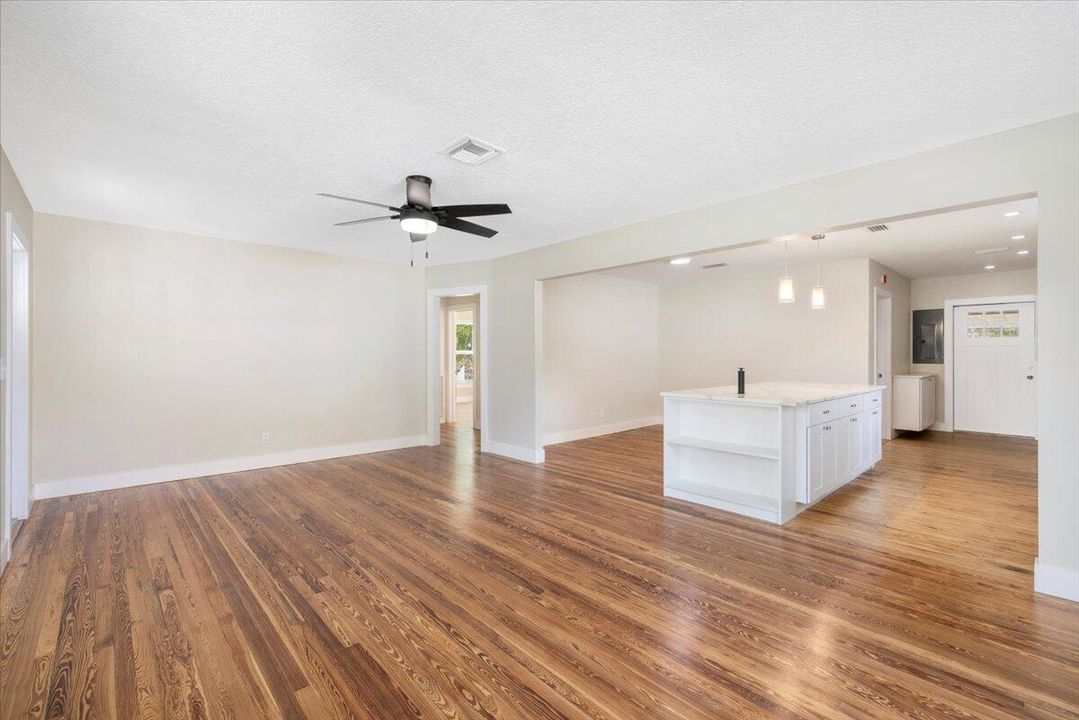 For Sale: $375,000 (3 beds, 2 baths, 1483 Square Feet)