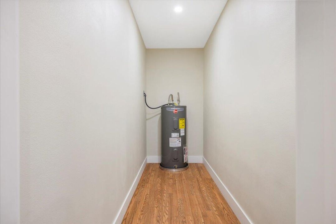 For Sale: $375,000 (3 beds, 2 baths, 1483 Square Feet)