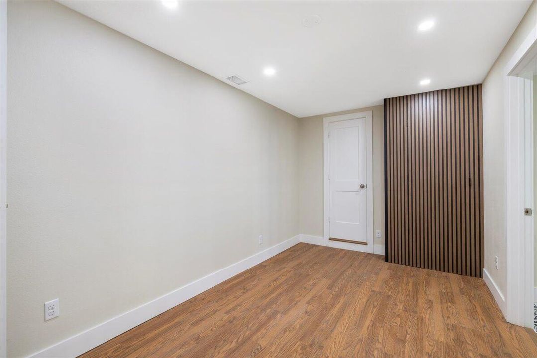 For Sale: $375,000 (3 beds, 2 baths, 1483 Square Feet)