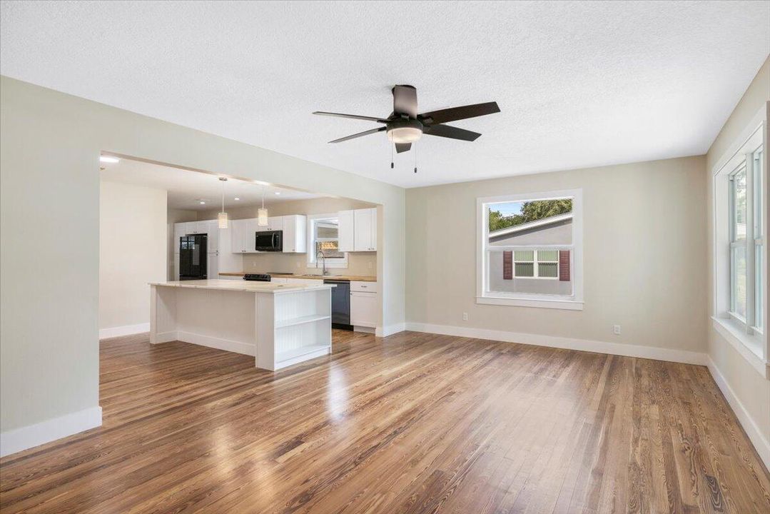 For Sale: $375,000 (3 beds, 2 baths, 1483 Square Feet)