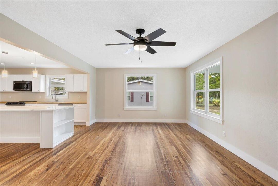 For Sale: $375,000 (3 beds, 2 baths, 1483 Square Feet)